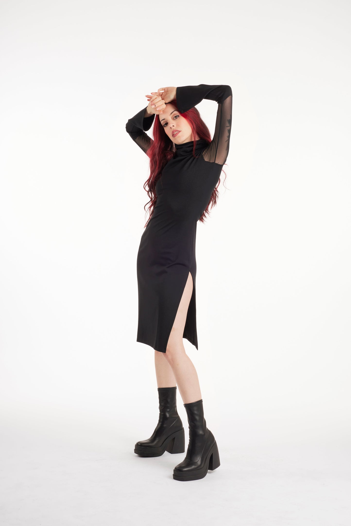 Sofia Turtleneck Midi-Kleid mit seitlichem Schlitz