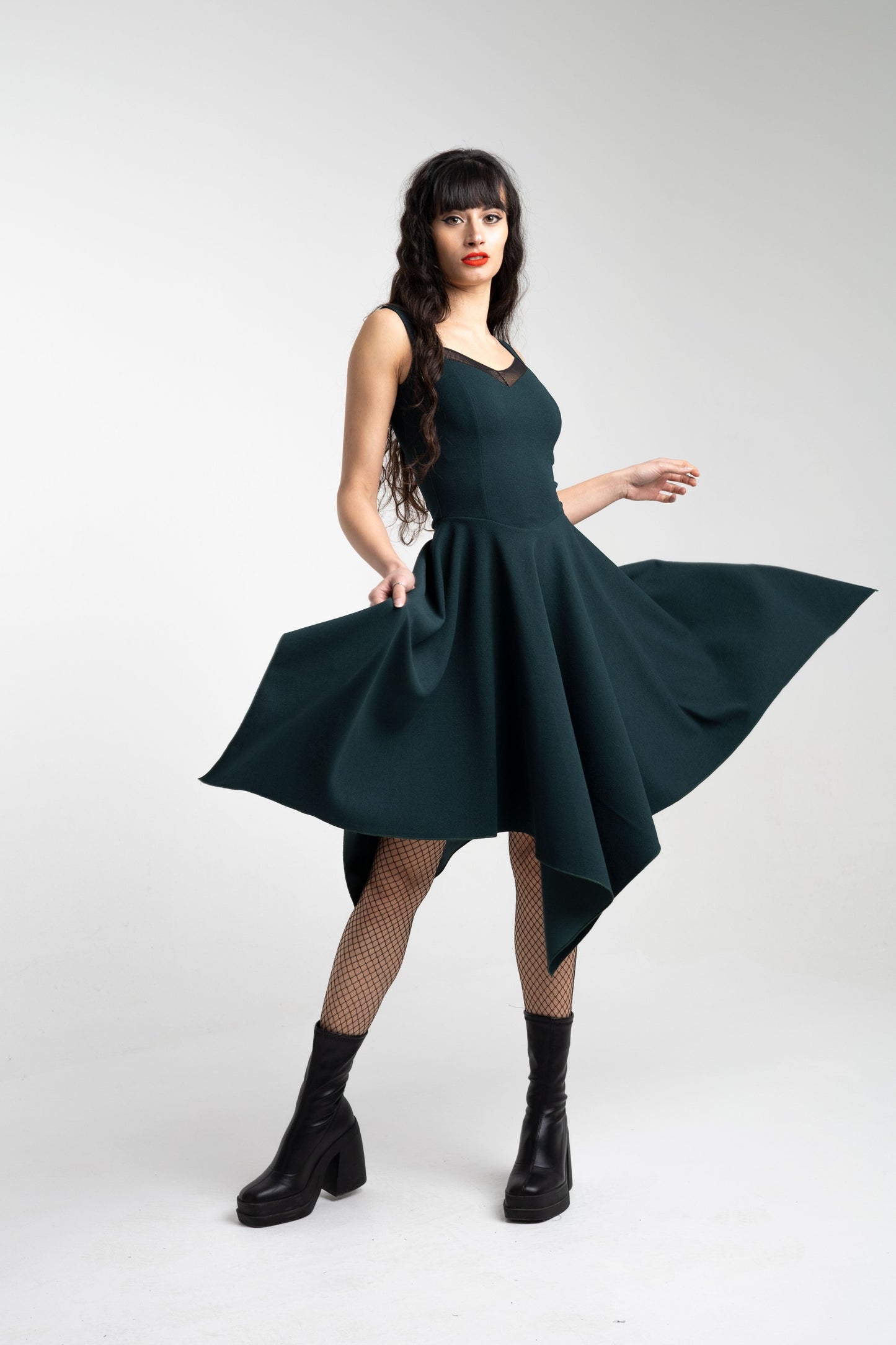 Schwarzes Korsett asymmetrisches ärmelloses Feenhemdkleid