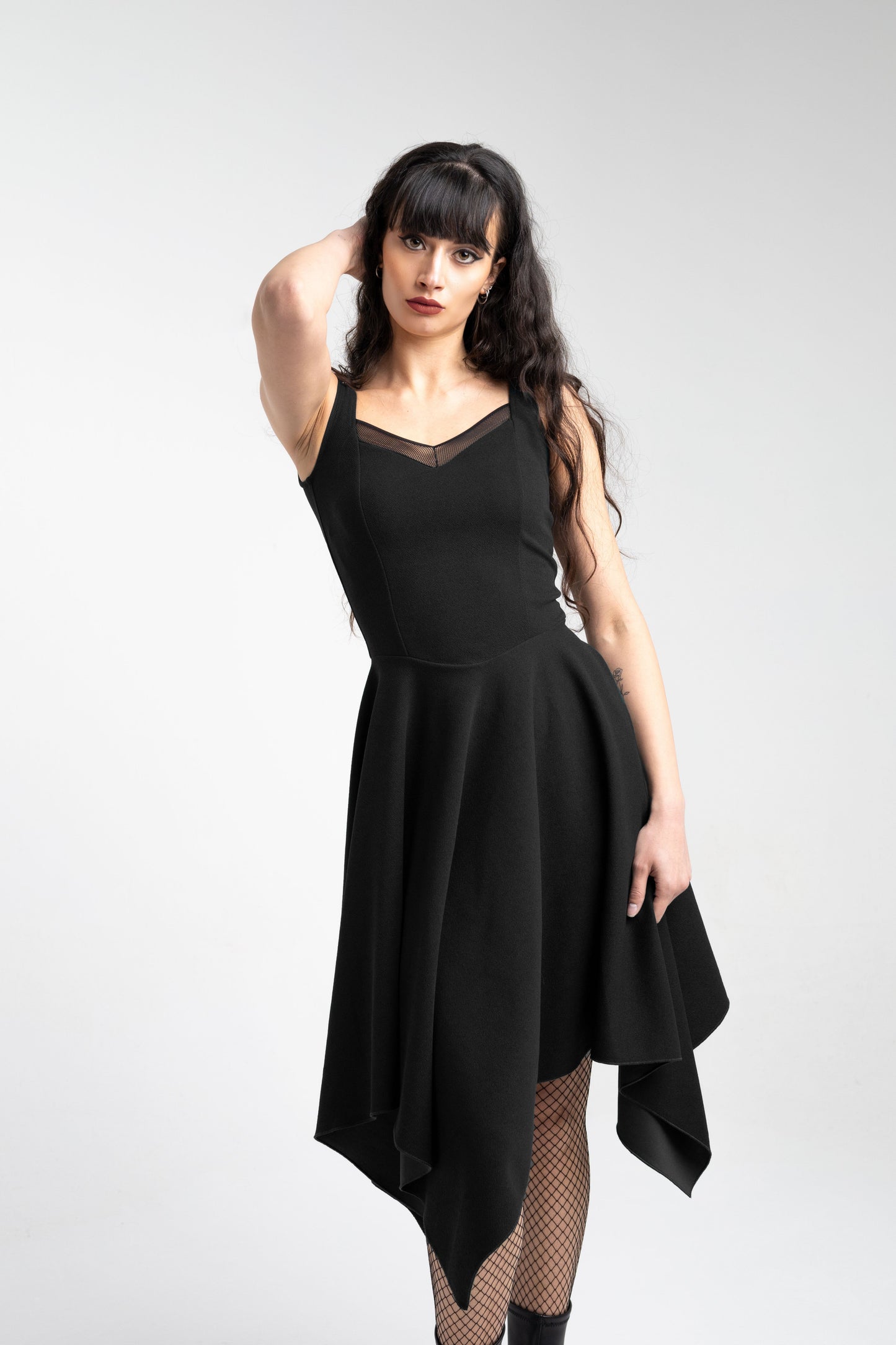 Schwarzes Korsett asymmetrisches ärmelloses Feenhemdkleid