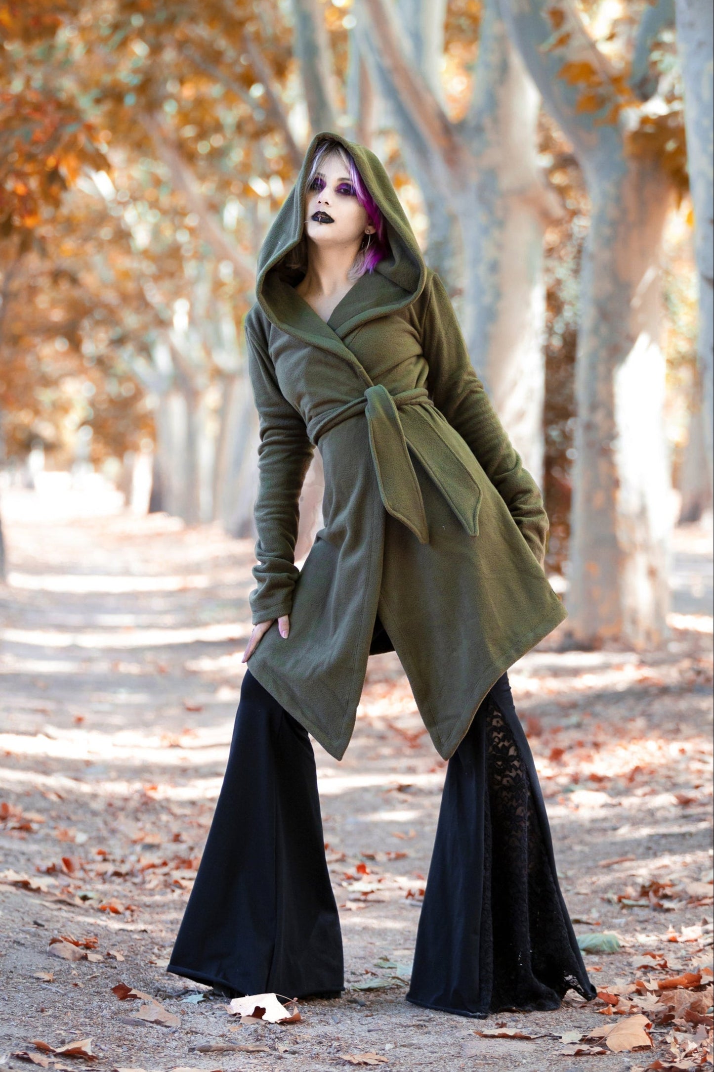 Bordeaux Kapuzen-Elfen-Wickelmantel – Asymmetrischer Fleece-Cape mit Maxi-Kapuze
